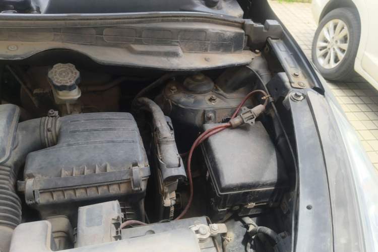 Used Hyundai ix35 2010 2.0L Manual Two-Wheel Drive New Edition GL Engine Bay Left