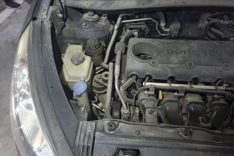 Used Hyundai ix35 2010 2.4L Automatic 2WD Prestige GLS Trim Engine Bay Right
