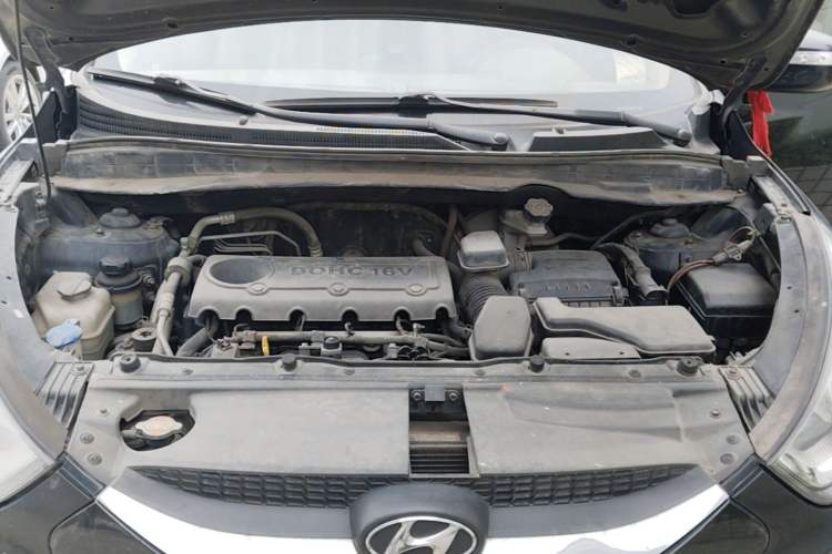 Used Hyundai ix35 2010 2.0L Manual Two-Wheel Drive New Edition GL Engine Bay