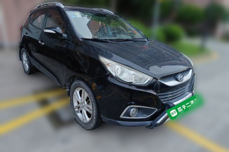 Used Hyundai ix35 2010 2.0L Automatic 4x4 Premium GLS Trim Front Right 45 Deg
