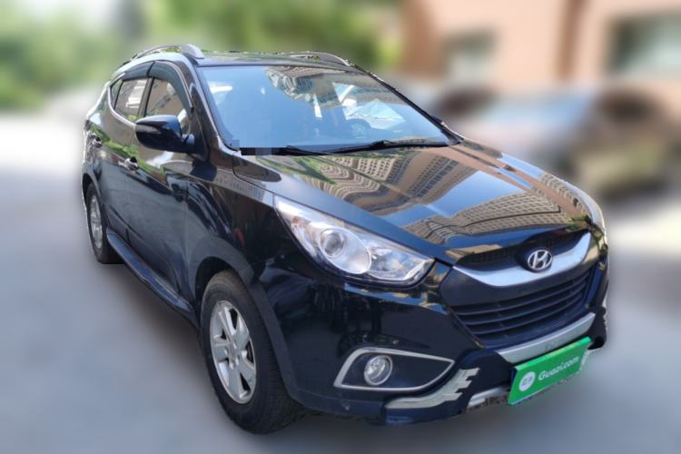 Used Hyundai ix35 2010 2.0L Automatic Two-Wheel Drive New Edition GL Front Right 45 Deg