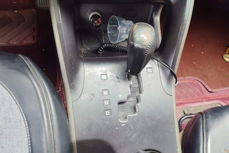 Used Hyundai ix35 2010 2.0L Automatic Two-Wheel Drive Elite Edition GLS Gear Lever