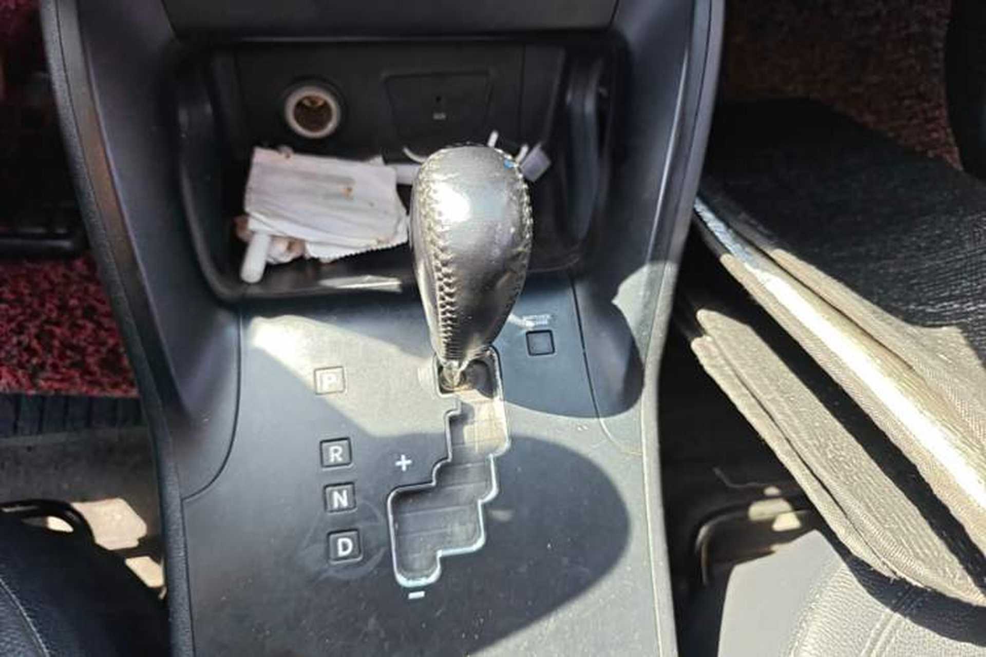 Used Hyundai ix35 2010 2.0L Automatic Two-Wheel Drive Elite Edition GLS Gear Lever