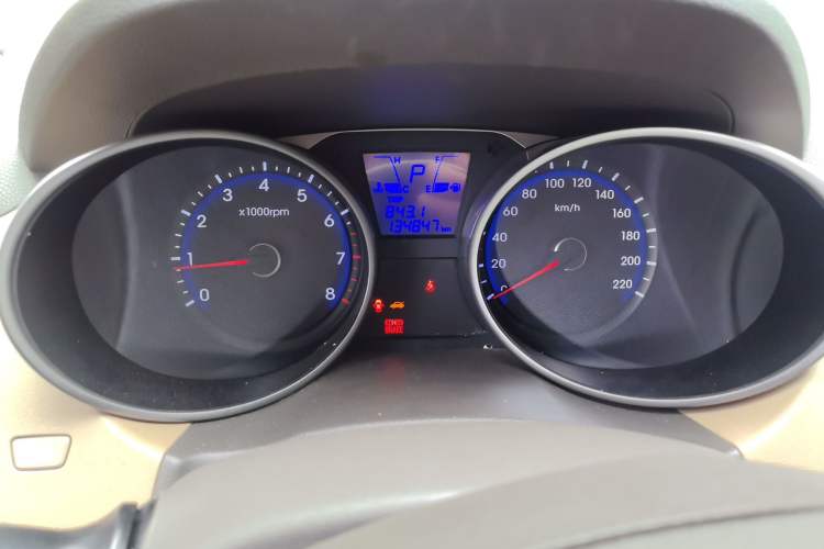 Used Hyundai ix35 2010 2.0L Automatic Two-Wheel Drive Elite Edition GLS Instrument Cluster