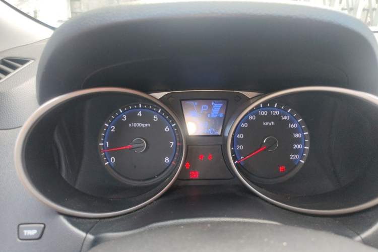 Used Hyundai ix35 2010 2.0L Automatic Two-Wheel Drive Elite Edition GLS Instrument Cluster