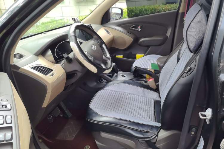 Used Hyundai ix35 2010 2.0L Automatic Two-Wheel Drive Elite Edition GLS Left Front Seat