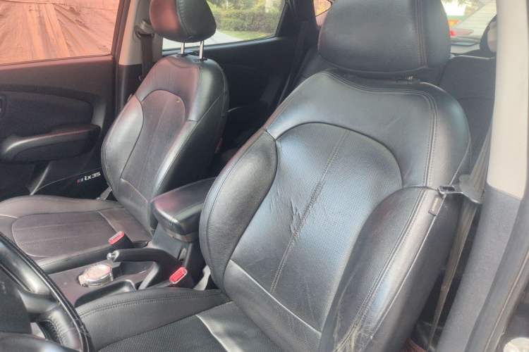 Used Hyundai ix35 2010 2.0L Automatic Two-Wheel Drive Elite Edition GLS Left Front Seat