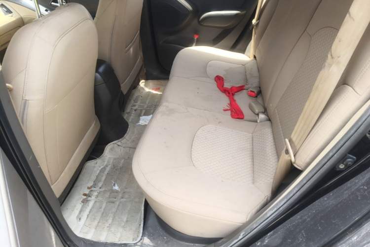 Used Hyundai ix35 2010 2.0L Manual Two-Wheel Drive New Edition GL Left Rear Seat