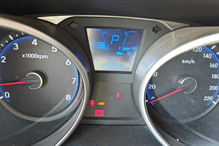 Used Hyundai ix35 2010 2.0L Automatic Two-Wheel Drive Elite Edition GLS Odometer Close Up