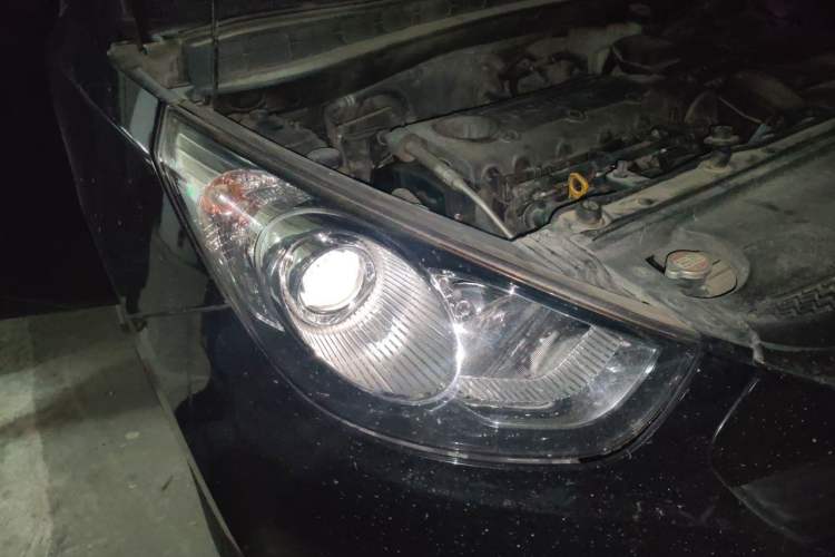 Used Hyundai ix35 2010 2.0L Automatic Two-Wheel Drive Elite Edition GLS Right Front Headlight