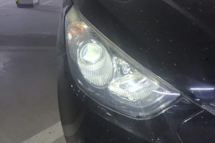 Used Hyundai ix35 2010 2.4L Automatic 2WD Prestige GLS Trim Right Front Headlight