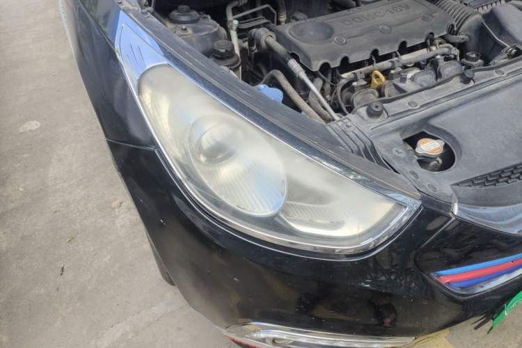 Used Hyundai ix35 2010 2.0L Automatic Two-Wheel Drive Elite Edition GLS Right Front Headlight