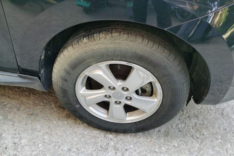 Used Hyundai ix35 2010 2.0L Automatic Two-Wheel Drive New Edition GL Right Front Wheel Hub