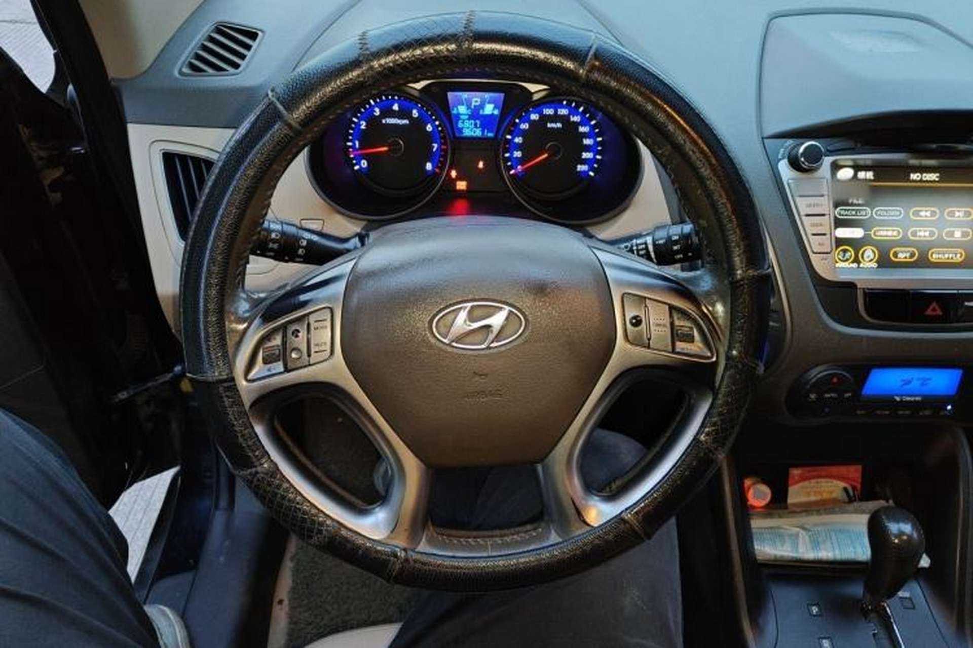 Used Hyundai ix35 2010 2.0L Automatic 4x4 Premium GLS Trim Steering Wheel