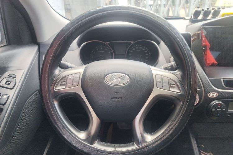 Used Hyundai ix35 2010 2.0L Automatic Two-Wheel Drive Elite Edition GLS Steering Wheel