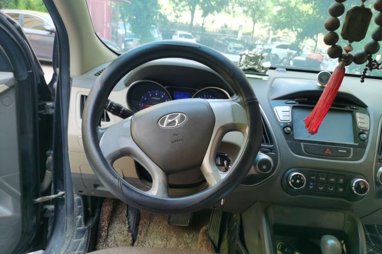 Used Hyundai ix35 2010 2.0L Automatic Two-Wheel Drive New Edition GL Steering Wheel