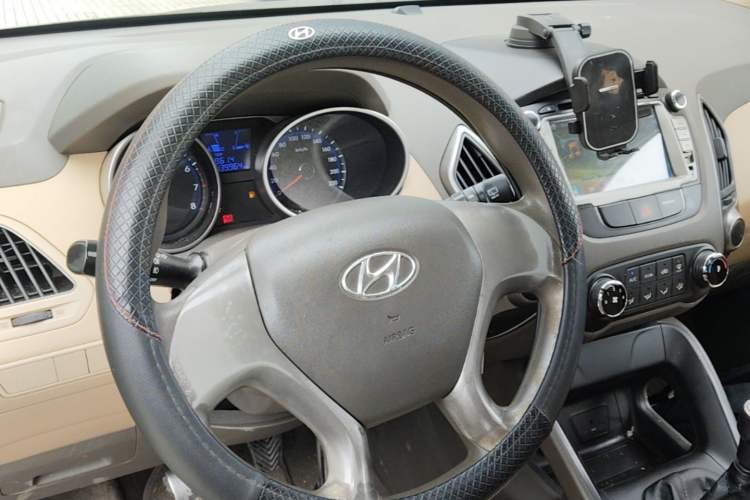 Used Hyundai ix35 2010 2.0L Manual Two-Wheel Drive New Edition GL Steering Wheel