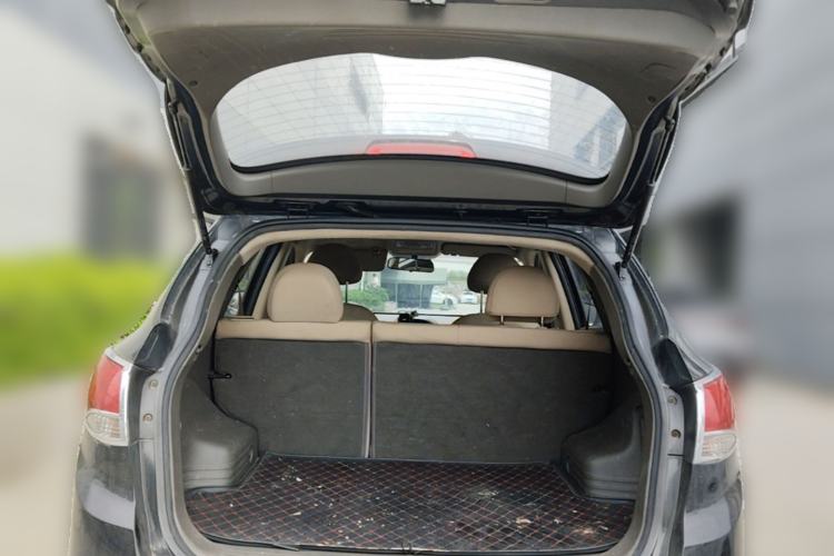 Used Hyundai ix35 2010 2.0L Manual Two-Wheel Drive New Edition GL Trunk