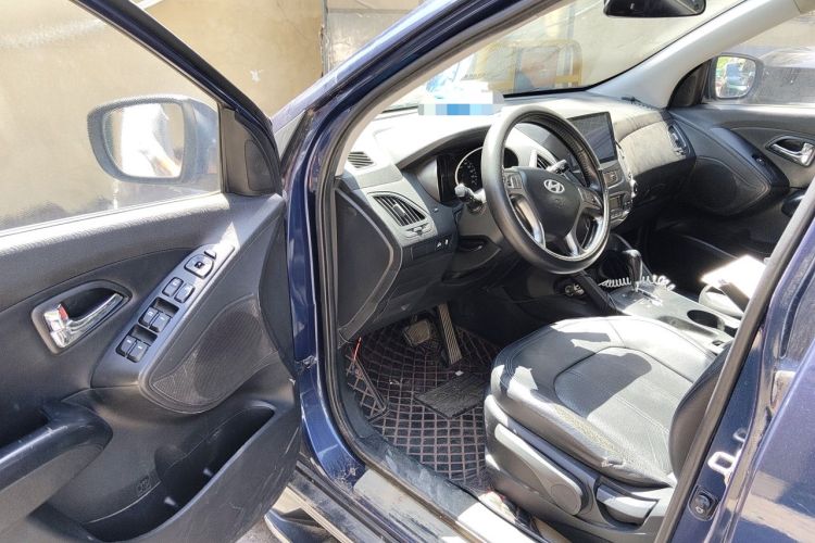 Used Hyundai ix35 2010 2.0L Automatic Two-Wheel Drive Elite Edition GLS Driver Seat