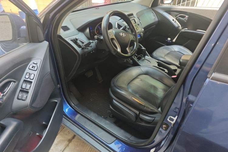 Used Hyundai ix35 2010 2.0L Automatic Two-Wheel Drive Elite Edition GLS Driver Seat