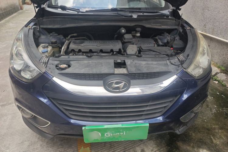 Used Hyundai ix35 2010 2.0L Automatic Two-Wheel Drive Elite Edition GLS Engine Bay