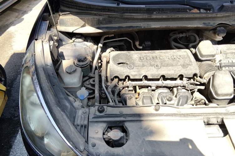 Used Hyundai ix35 2010 2.0L Automatic Two-Wheel Drive Elite Edition GLS Engine Bay Right