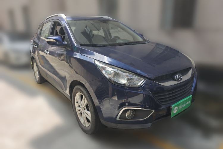 Used Hyundai ix35 2010 2.0L Automatic Two-Wheel Drive Elite Edition GLS Front Right 45 Deg