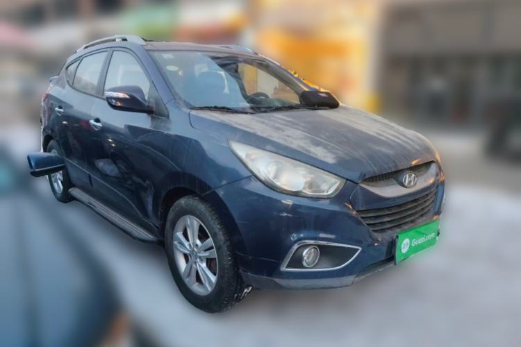 Used Hyundai ix35 2010 2.0L Automatic 4x4 Premium GLS Trim Front Right 45 Deg