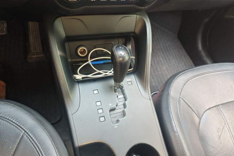 Used Hyundai ix35 2010 2.0L Automatic Two-Wheel Drive Elite Edition GLS Gear Lever