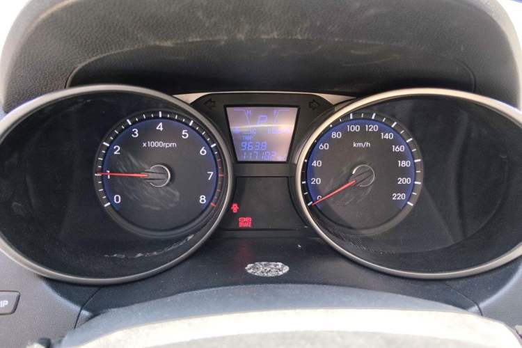 Used Hyundai ix35 2010 2.0L Automatic Two-Wheel Drive Elite Edition GLS Instrument Cluster