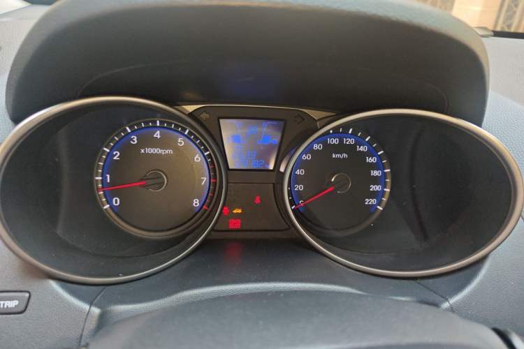 Used Hyundai ix35 2010 2.0L Automatic Two-Wheel Drive Elite Edition GLS Instrument Cluster