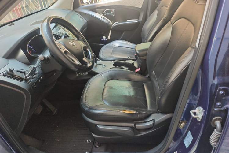 Used Hyundai ix35 2010 2.0L Automatic Two-Wheel Drive Elite Edition GLS Left Front Seat