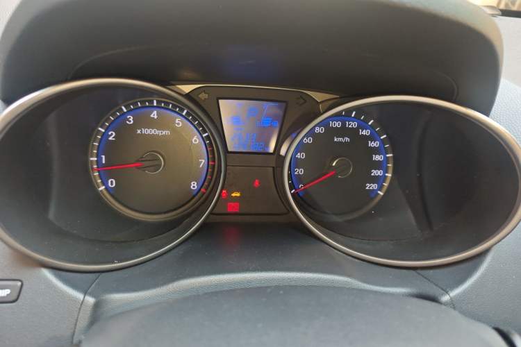 Used Hyundai ix35 2010 2.0L Automatic Two-Wheel Drive Elite Edition GLS Odometer Close Up