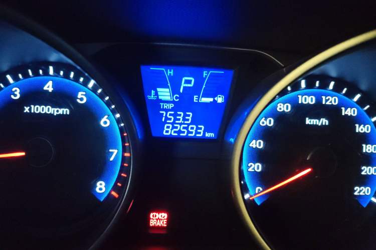 Used Hyundai ix35 2010 2.0L Automatic 4x4 Premium GLS Trim Odometer Close Up