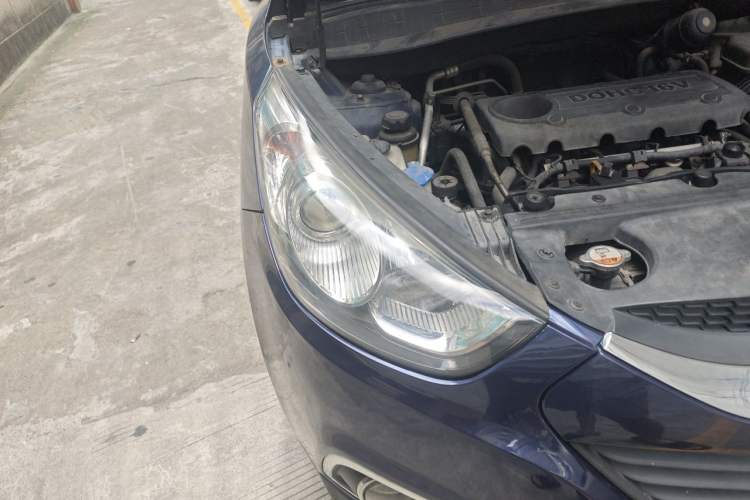 Used Hyundai ix35 2010 2.0L Automatic Two-Wheel Drive Elite Edition GLS Right Front Headlight