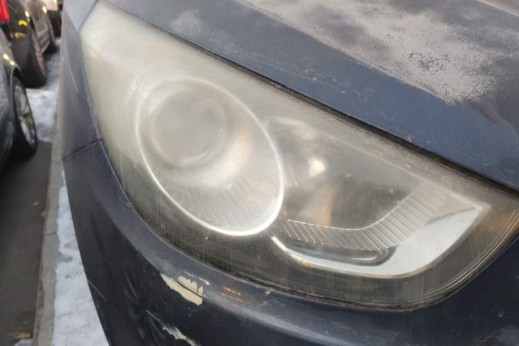 Used Hyundai ix35 2010 2.0L Automatic 4x4 Premium GLS Trim Right Front Headlight