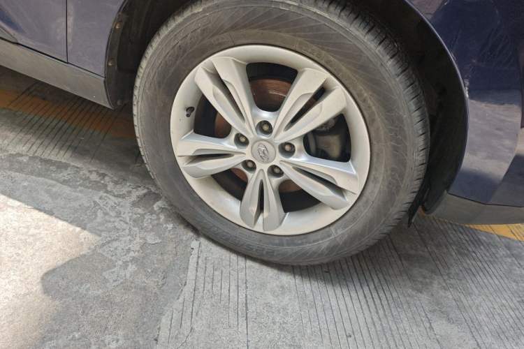 Used Hyundai ix35 2010 2.0L Automatic Two-Wheel Drive Elite Edition GLS Right Front Wheel Hub