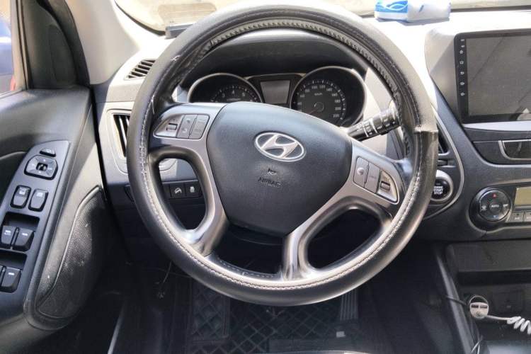 Used Hyundai ix35 2010 2.0L Automatic Two-Wheel Drive Elite Edition GLS Steering Wheel