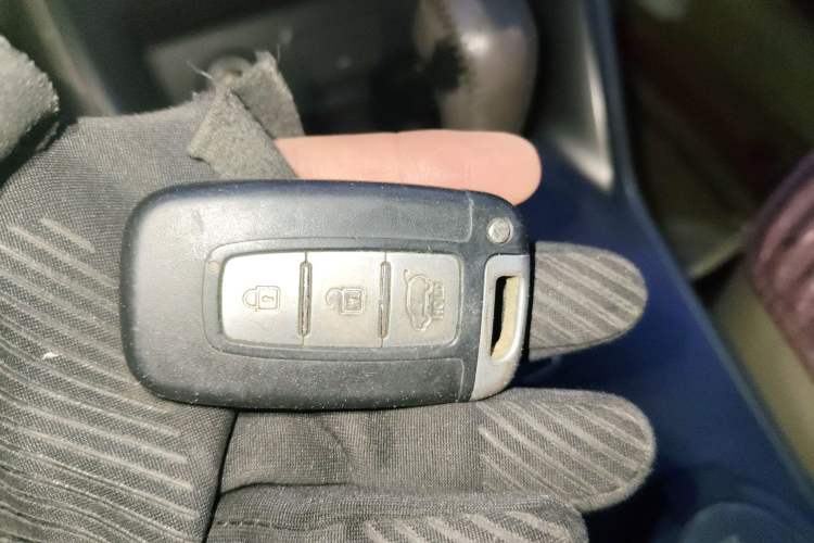 Used Hyundai ix35 2010 2.0L Automatic 4x4 Premium GLS Trim Vehicle Key