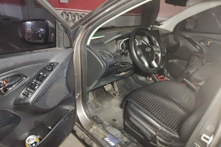 Used Hyundai ix35 2010 2.0L Automatic Two-Wheel Drive Elite Edition GLS Driver Seat