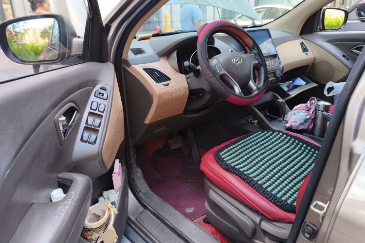 Used Hyundai ix35 2010 2.0L Automatic 4x4 Premium GLS Trim Driver Seat