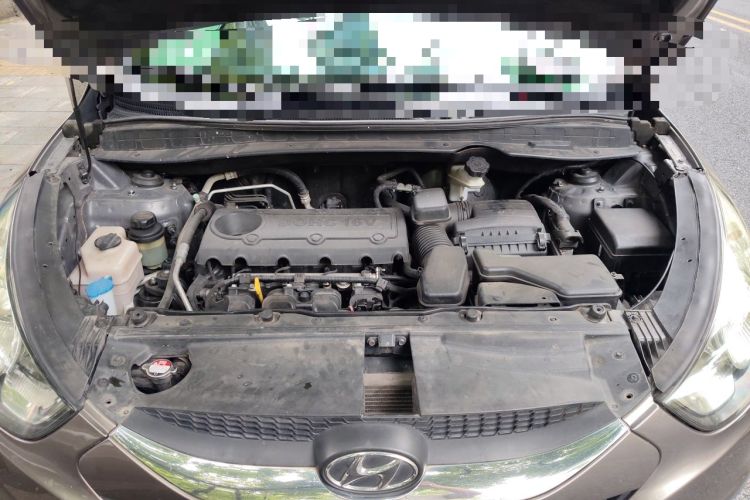 Used Hyundai ix35 2010 2.4L Automatic 4x4 GLS Navigation Edition Engine Bay