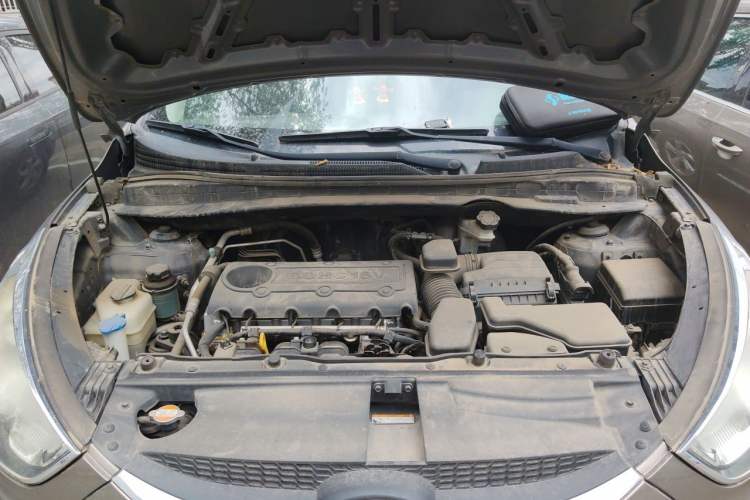 Used Hyundai ix35 2010 2.0L Automatic Two-Wheel Drive New Edition GL Engine Bay