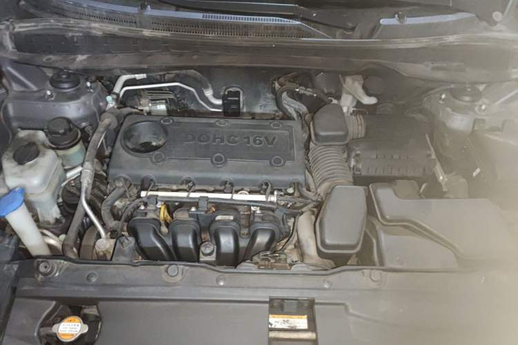 Used Hyundai ix35 2010 2.0L Automatic Two-Wheel Drive Elite Edition GLS Engine Bay