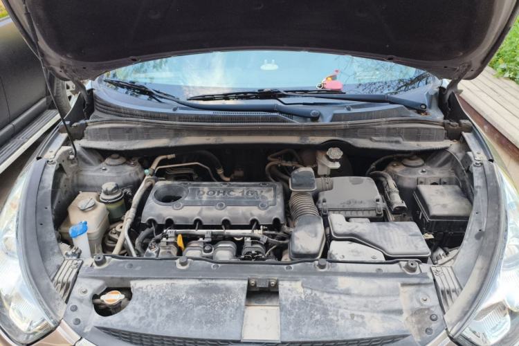 Used Hyundai ix35 2010 2.0L Automatic 4x4 Premium GLS Trim Engine Bay