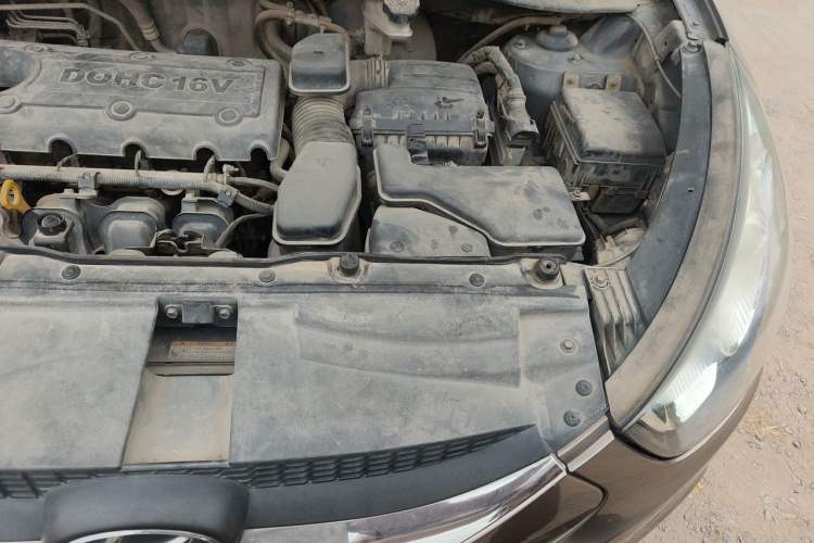 Used Hyundai ix35 2010 2.4L Automatic 4x4 GLS Navigation Edition Engine Bay Left