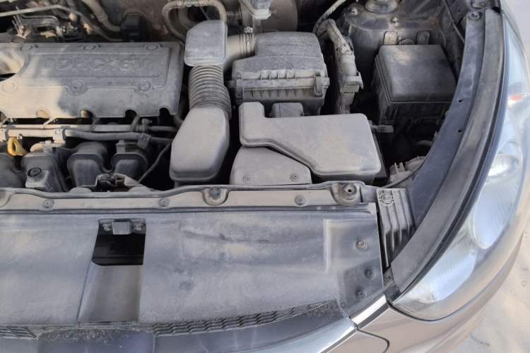 Used Hyundai ix35 2010 2.0L Automatic Two-Wheel Drive Elite Edition GLS Engine Bay Left