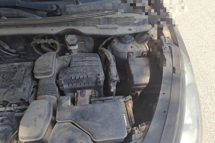 Used Hyundai ix35 2010 2.0L Automatic Two-Wheel Drive Elite Edition GLS Engine Bay Left