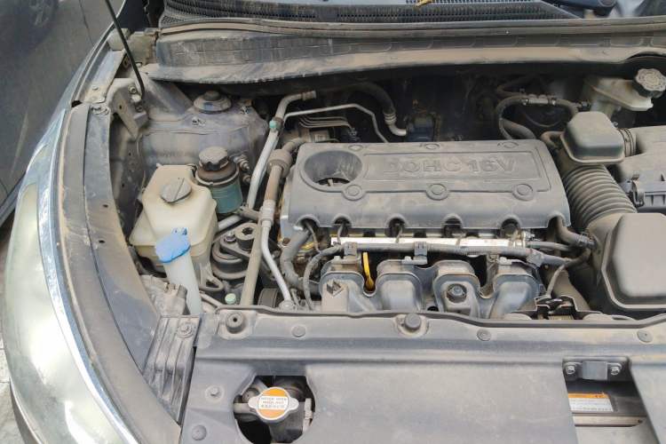 Used Hyundai ix35 2010 2.0L Automatic Two-Wheel Drive New Edition GL Engine Bay Right