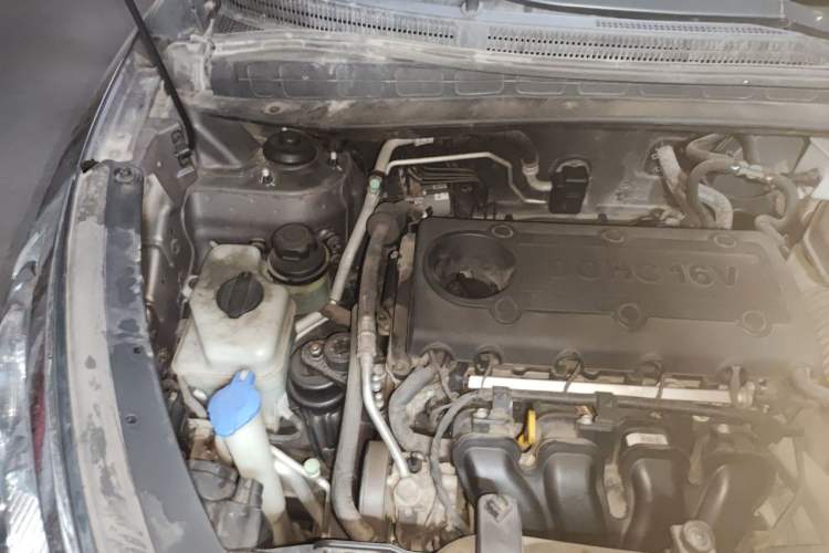 Used Hyundai ix35 2010 2.0L Automatic Two-Wheel Drive Elite Edition GLS Engine Bay Right